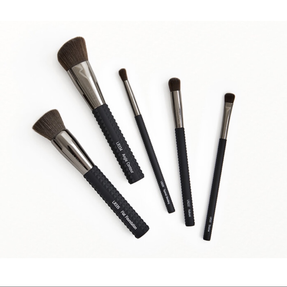 LARUCE Essentials Brush Set